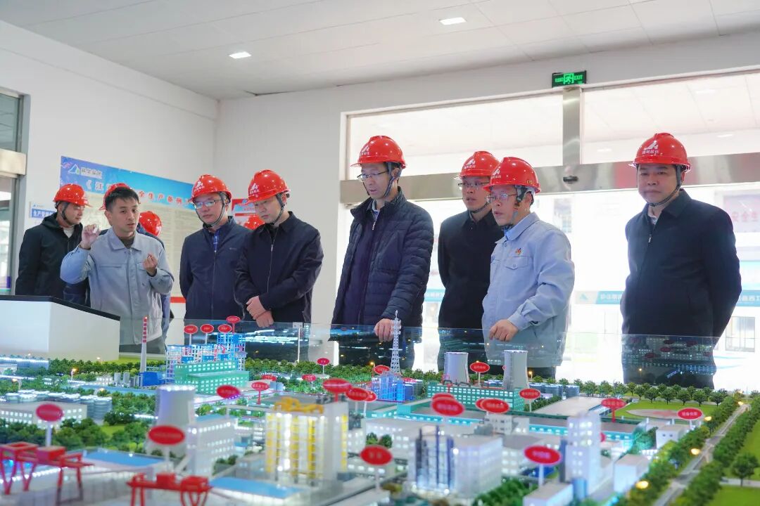 公司黨委書(shū)記、董事長(zhǎng)姜自成帶隊(duì)赴同行企業(yè)交流調(diào)研